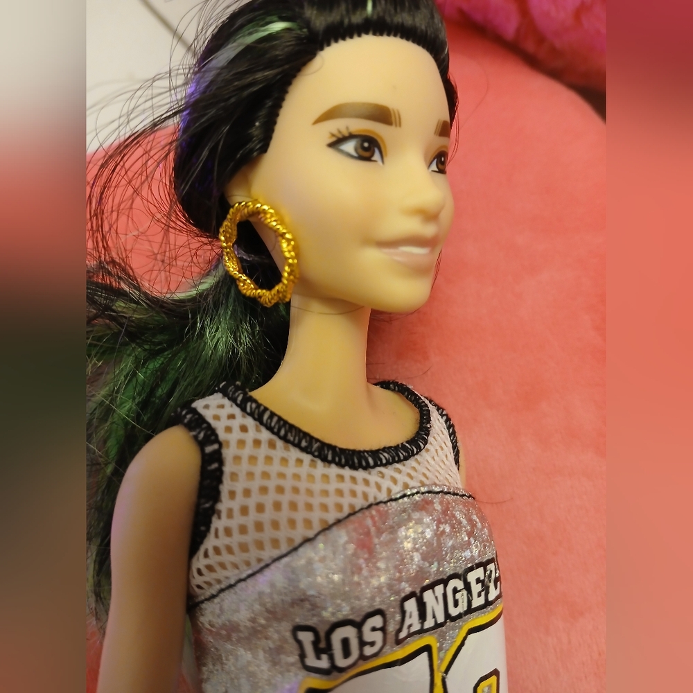 NWOB Collectible Barbie Fashionista Doll #110. - Picture 6 of 6